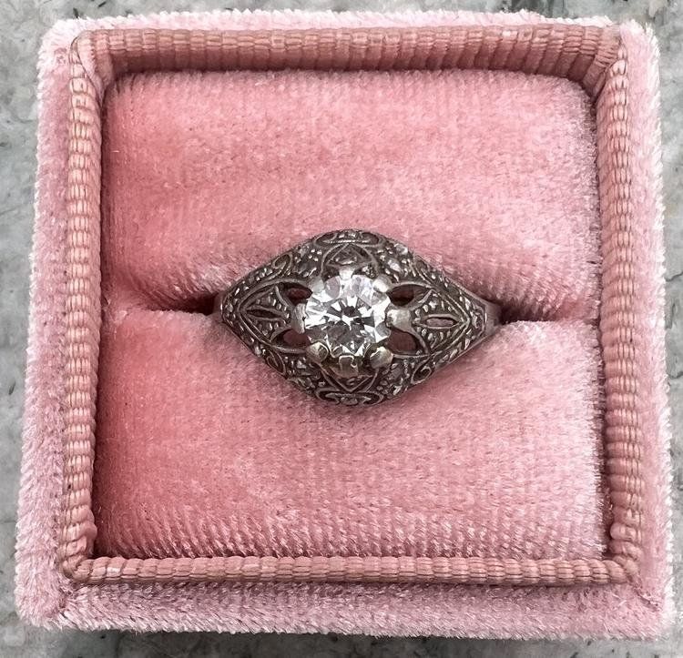 14k White Gold Antique Art Deco Filigree Moissanite Ring