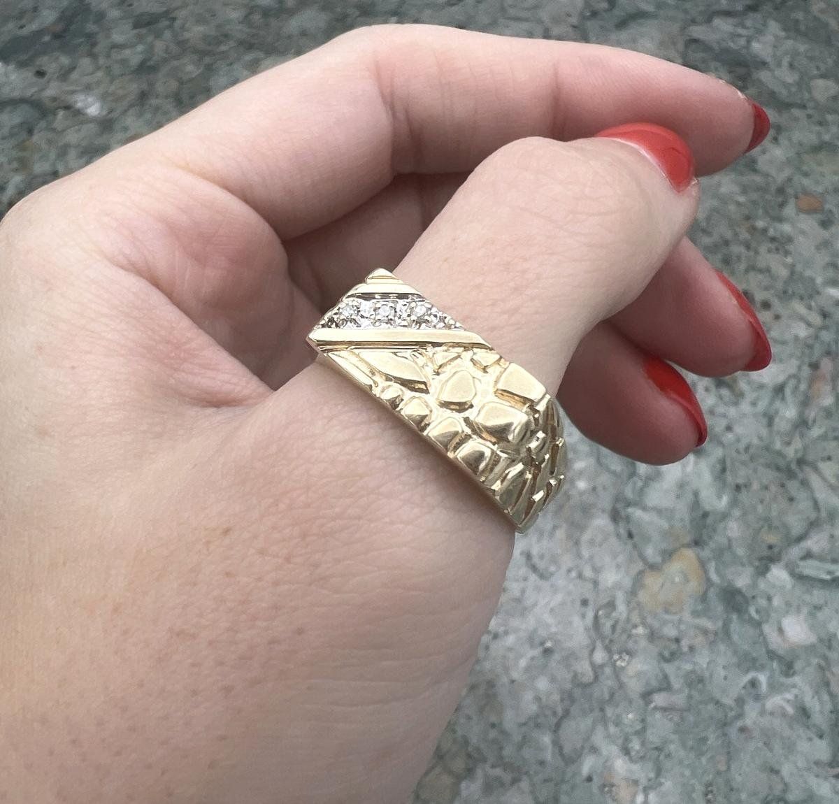 10K Yellow Gold Nugget Style Men's Ring with Diamond Accents 3