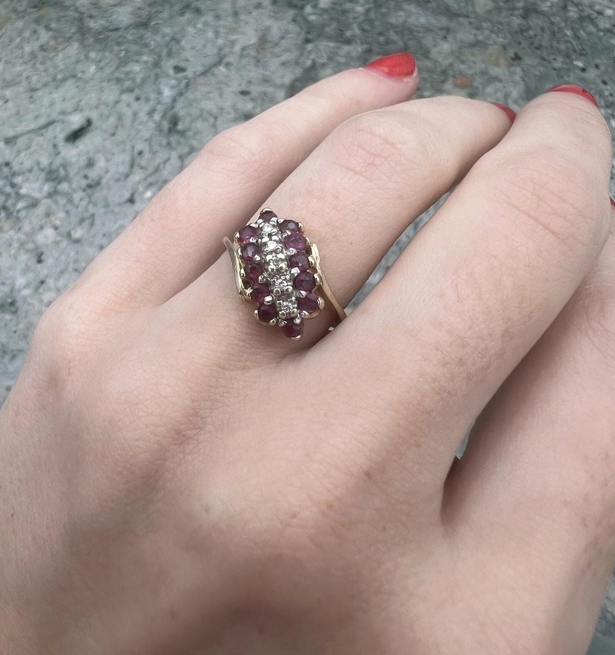 10k Vintage Gold Ruby and Diamond Cluster Ring 3