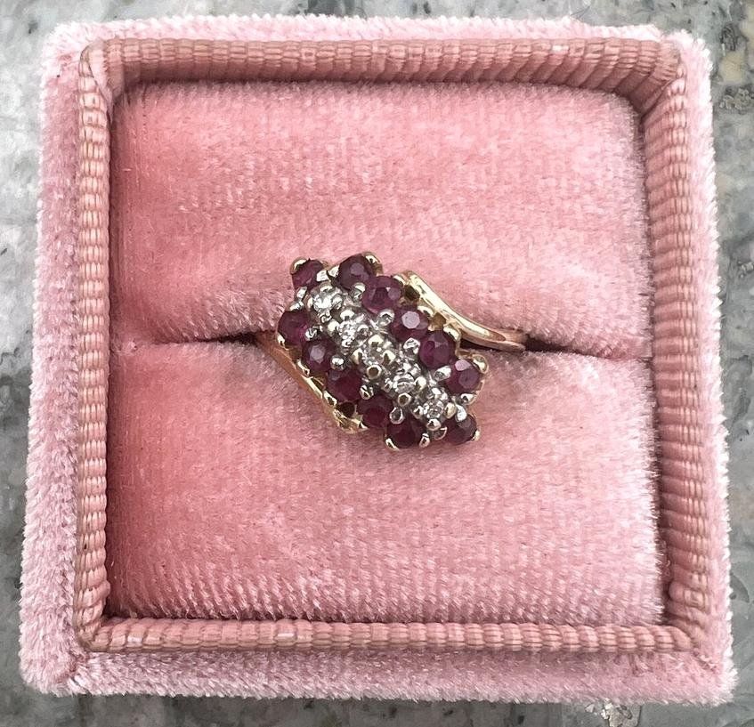 10k Vintage Gold Ruby and Diamond Cluster Ring
