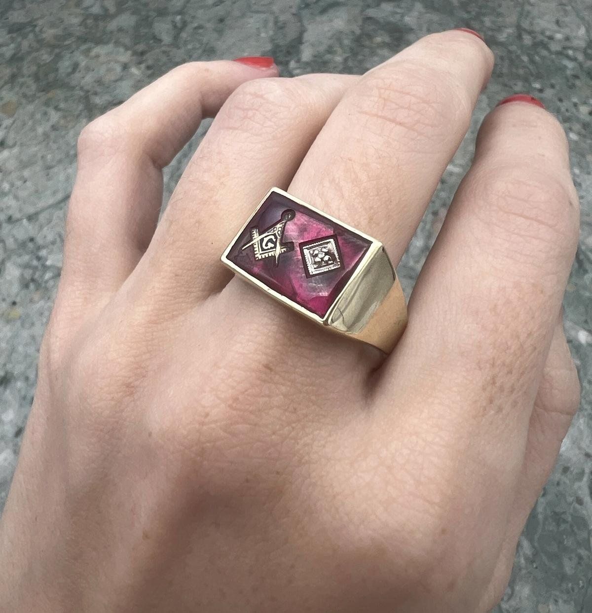 10k Vintage Masonic Square & Compass Ring Red Stone Diamond Accent 3