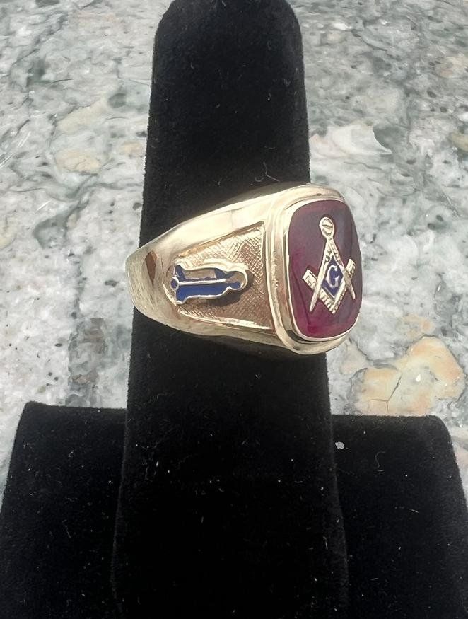 10k Vintage Masonic Gold Ring with Red Stone and Blue Accents 3