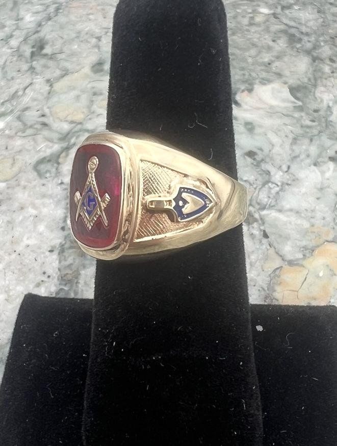 10k Vintage Masonic Gold Ring with Red Stone and Blue Accents 4