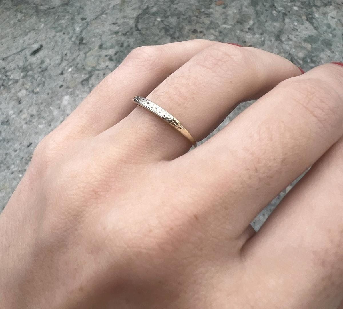 14k Vintage Engraved White and Yellow Gold Wedding Band 3