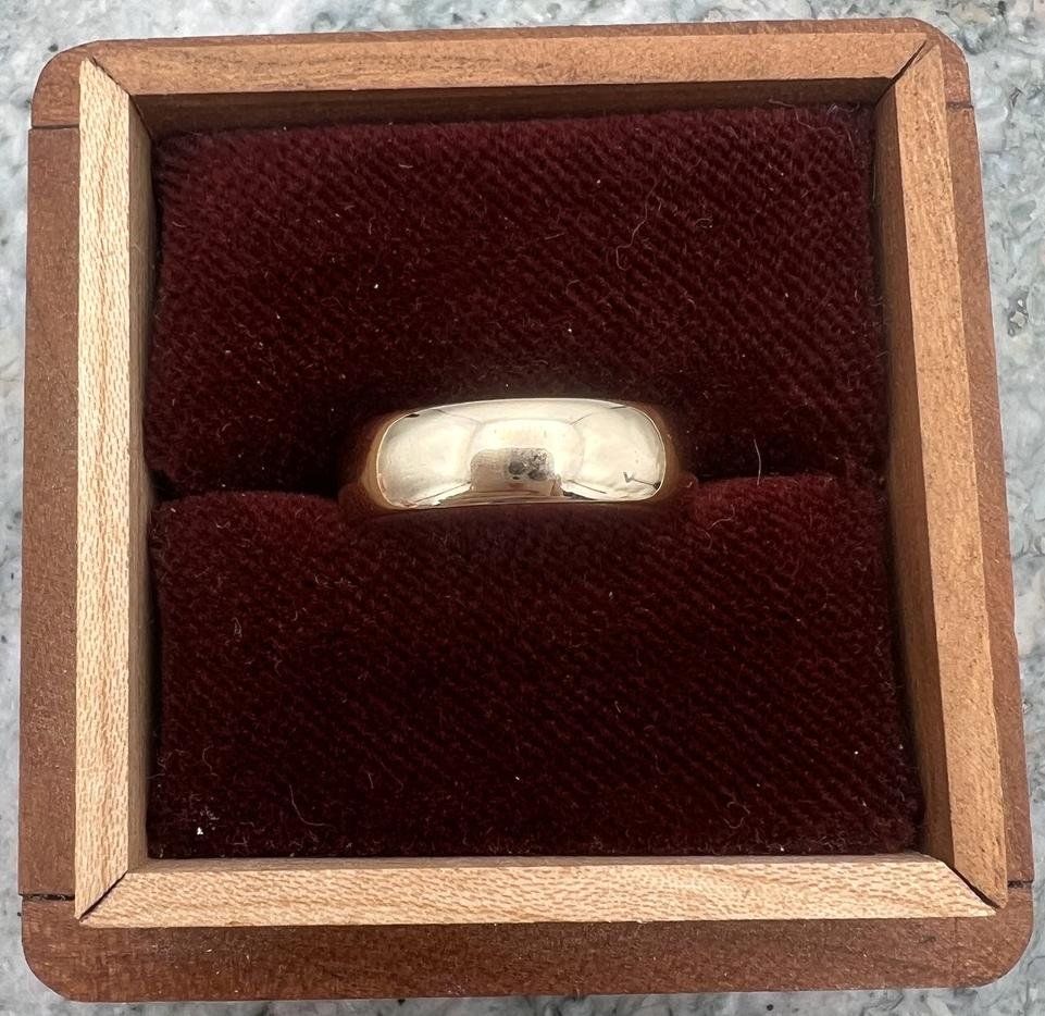 10k Gold Band Ring