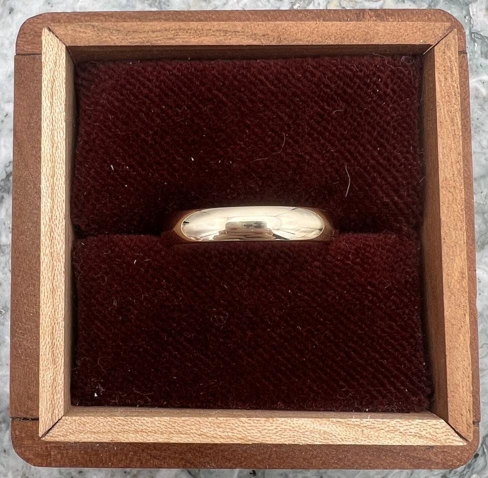 10k Gold Wedding Band