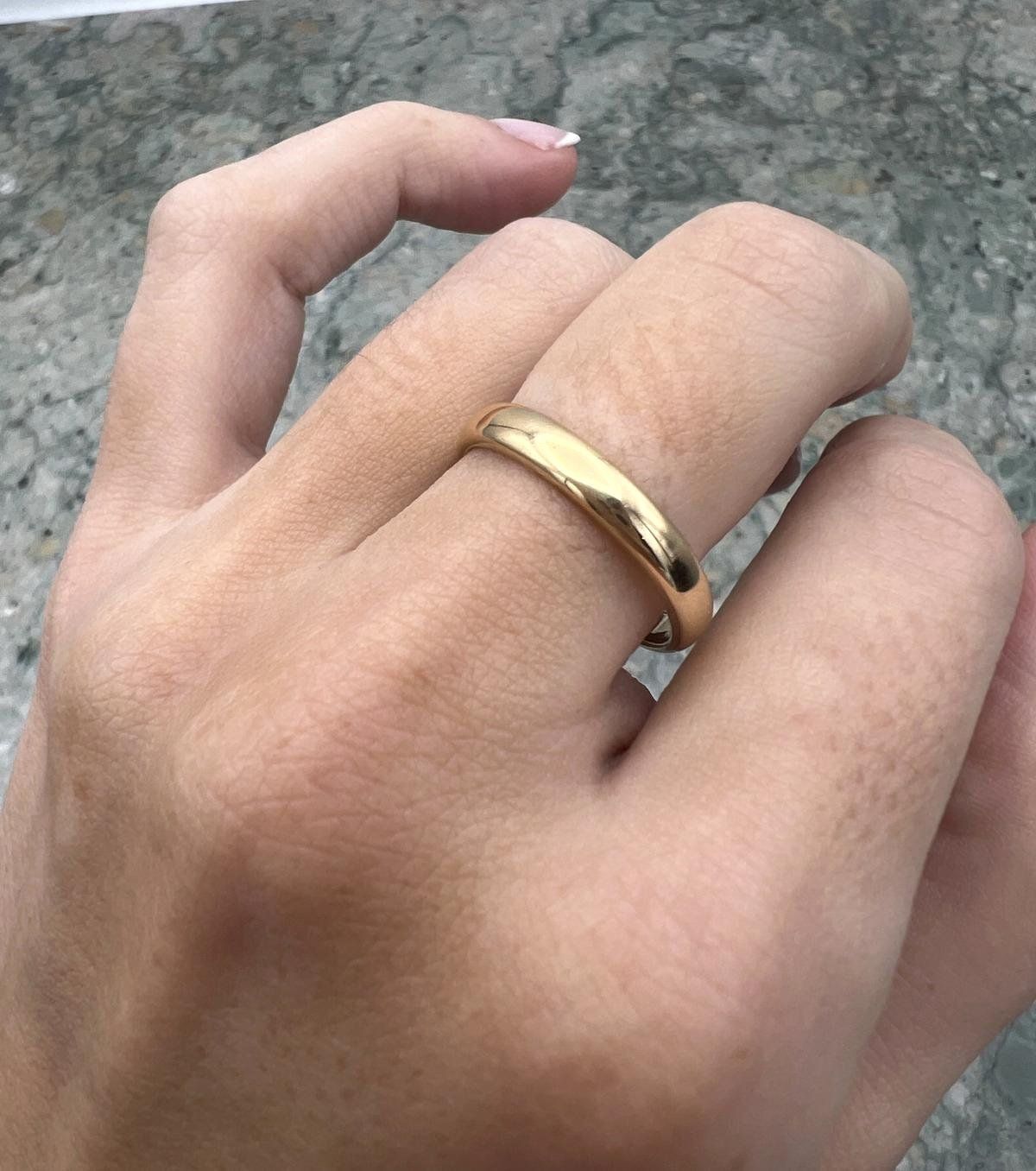 18k Classic Gold Wedding Band 3