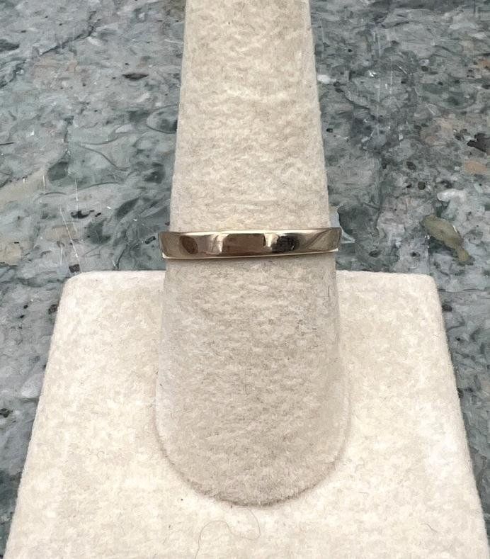 10k Gold Thin Band Ring 2