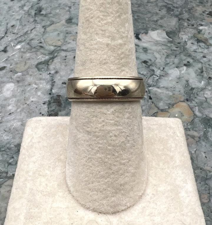 10K Yellow Gold Milgrain Wedding Band Ring 2