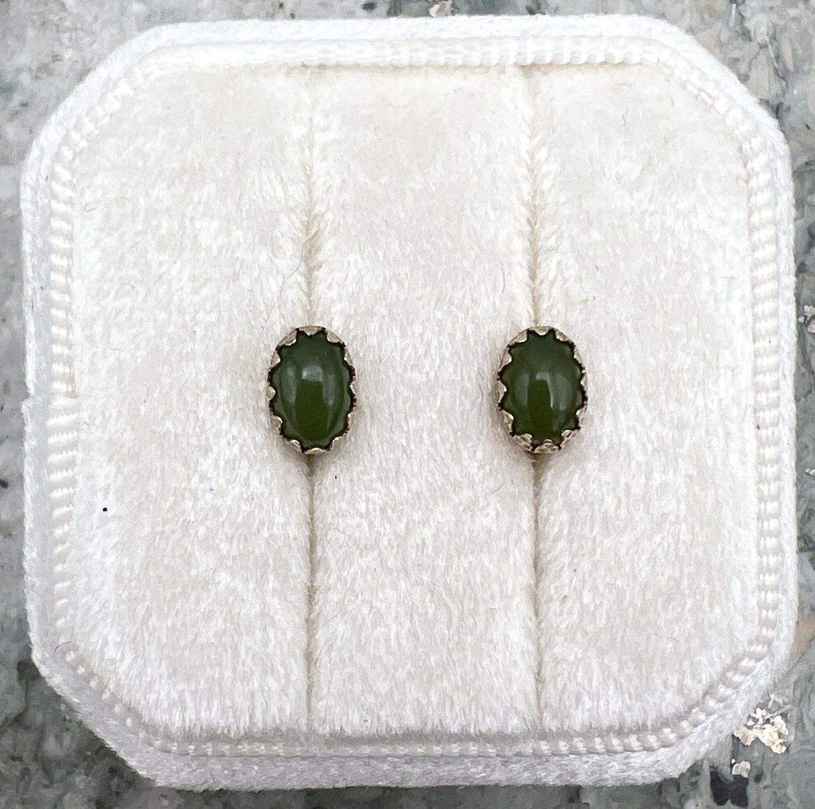14k Vintage Gold Oval Dark Green Stud Earrings