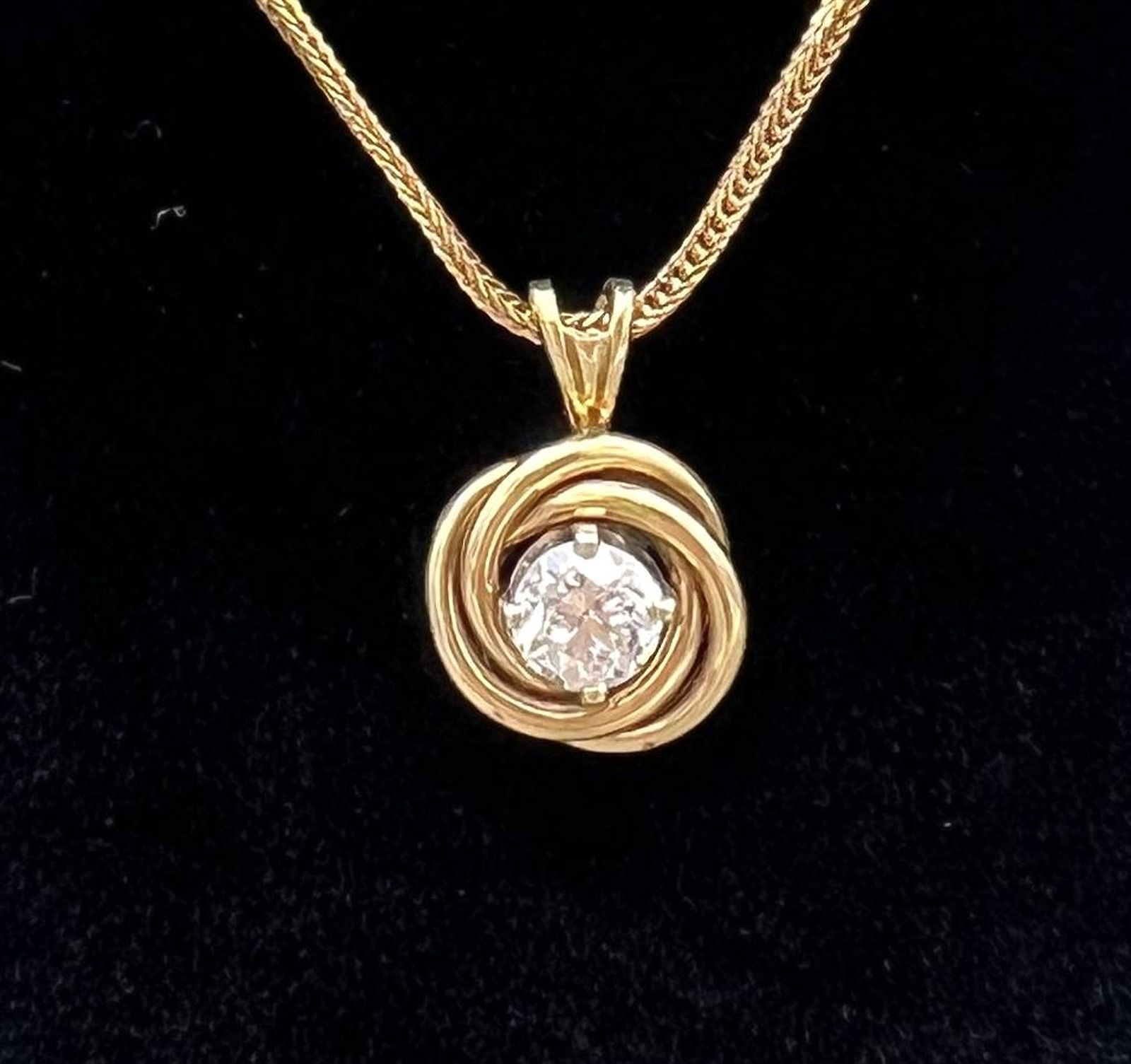14k Gold Pendant Necklace with Round Solitaire Diamond. 18" Chain. 2