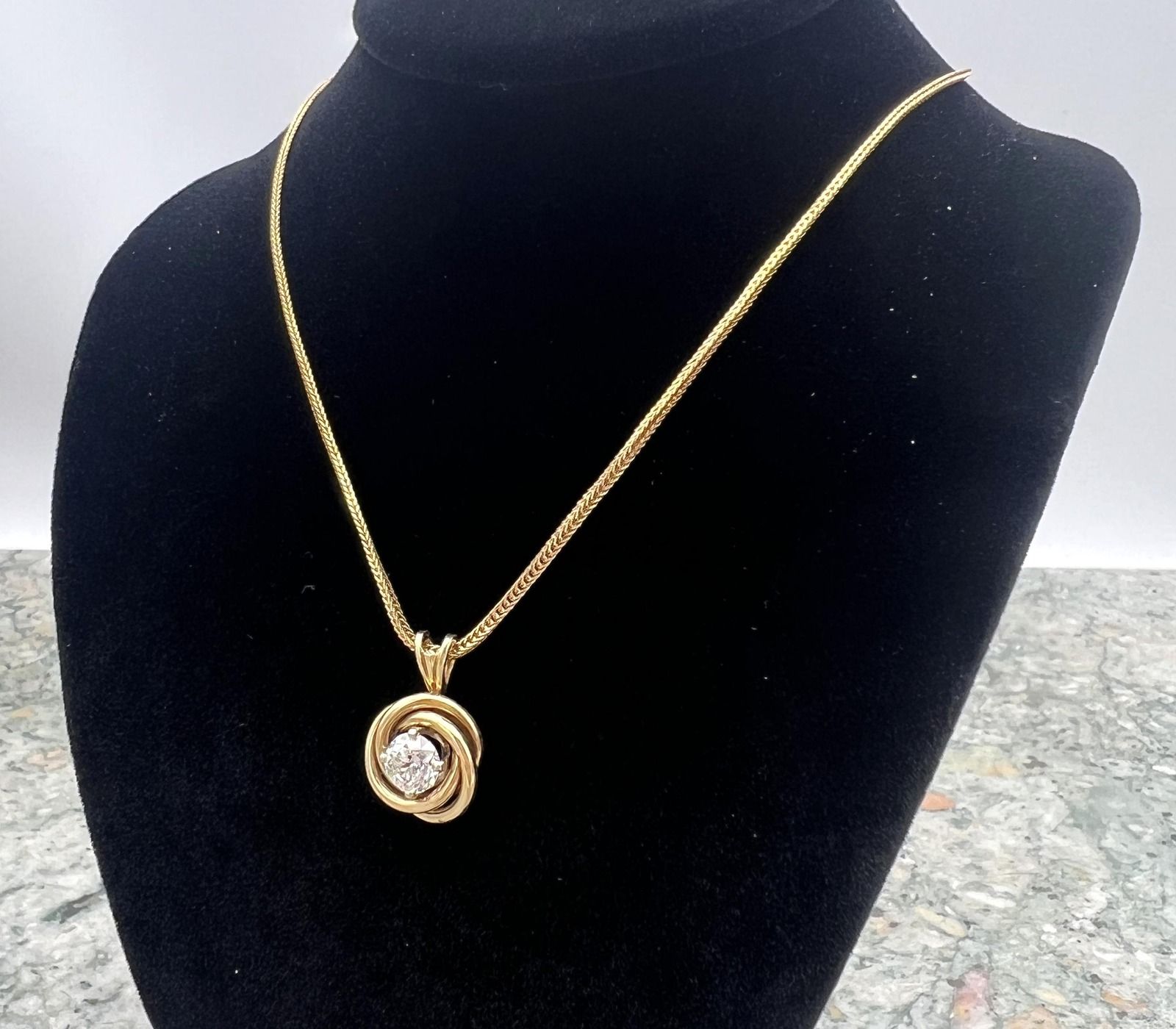 14k Gold Pendant Necklace with Round Solitaire Diamond. 18" Chain. 3