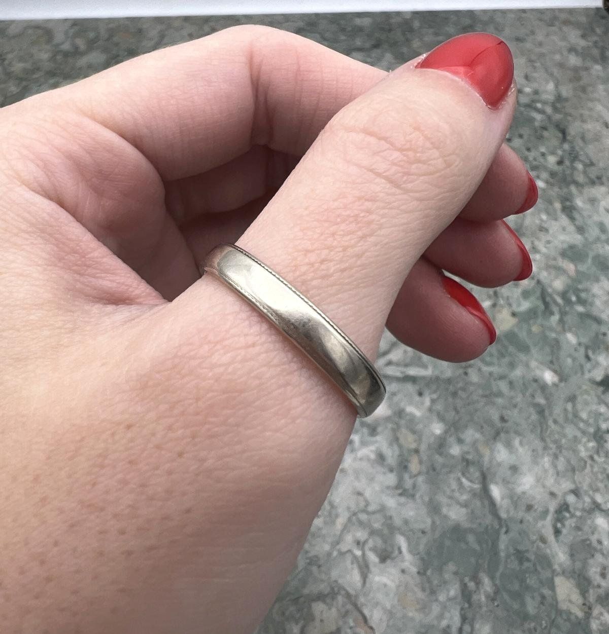 14k White Gold Plain Wedding Band 3