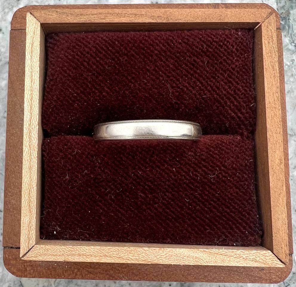 14k White Gold Plain Wedding Band