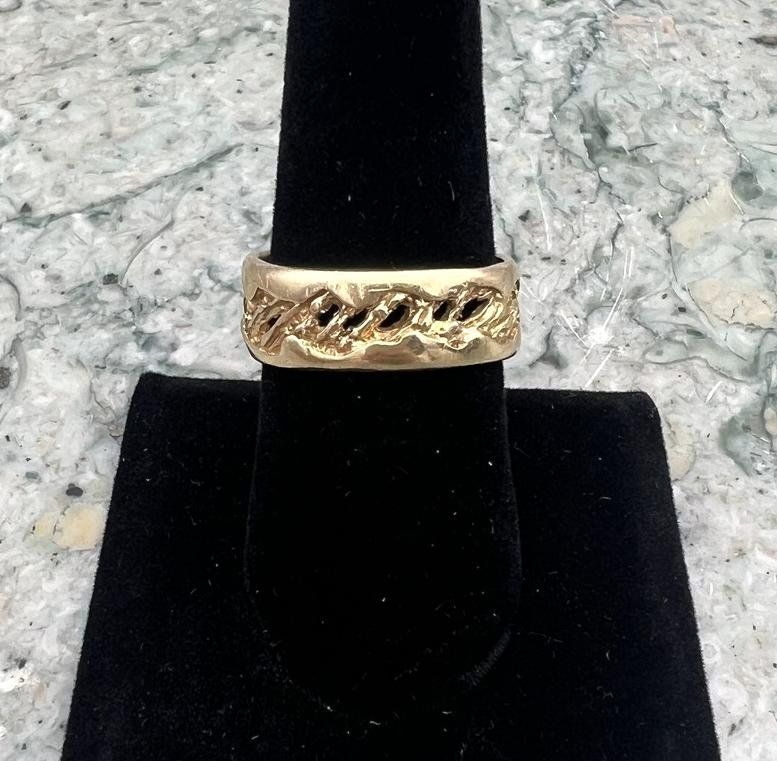 14k Gold Wide Band Ring with Openwork Organic Relief Design 2