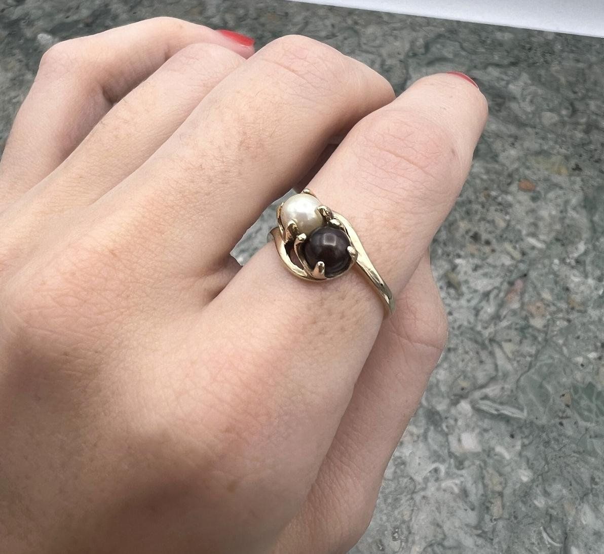 10k Vintage Gold Bypass Ring with White and Black Pearls 3