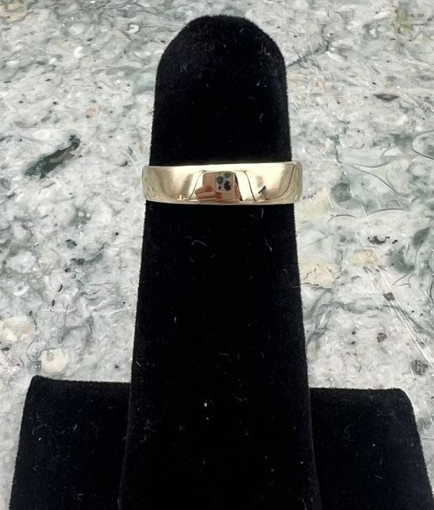 14k Gold Band Ring 2
