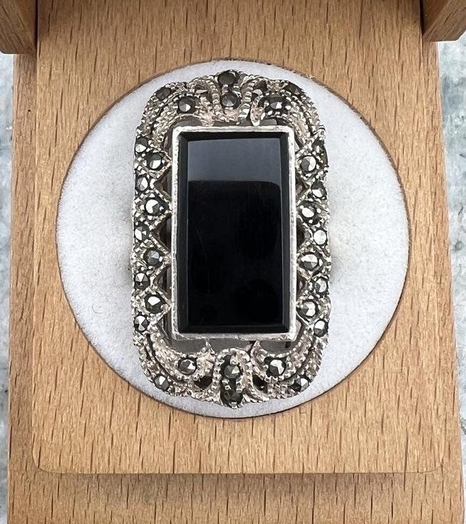 Sterling Silver Marcasite & Black Onyx Brooch Pin Vintage Art Deco. sz 5