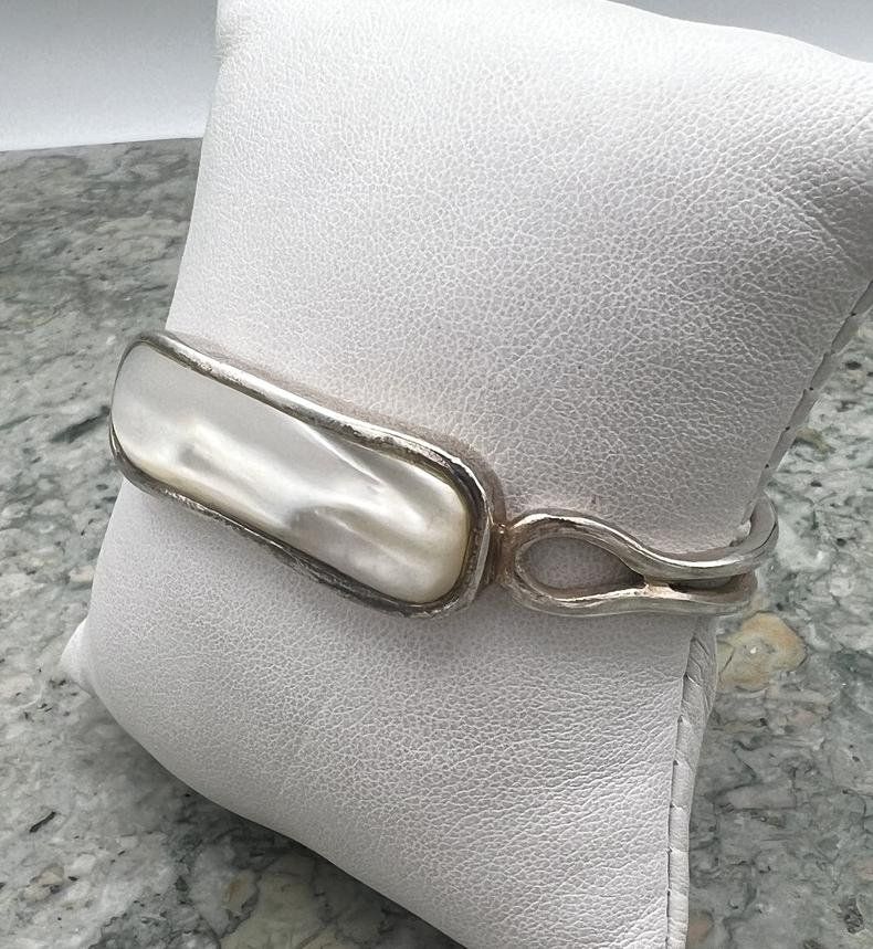 Sterling Silver Cuff Bracelet with Mother of Pearl Cabochon 2