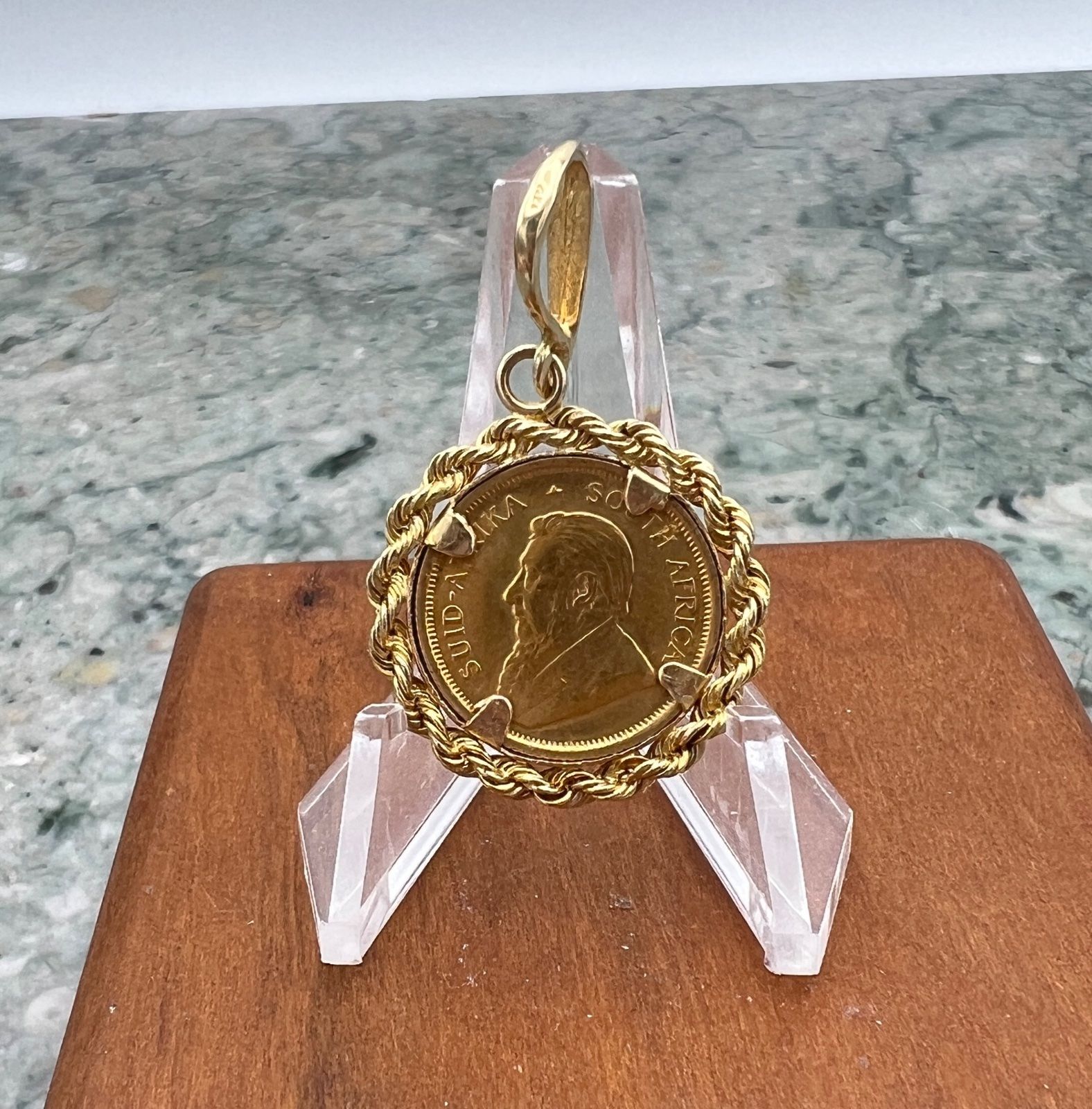 1982 1/10 oz Gold Krugerrand Coin Pendant in 14K Rope Bezel 2