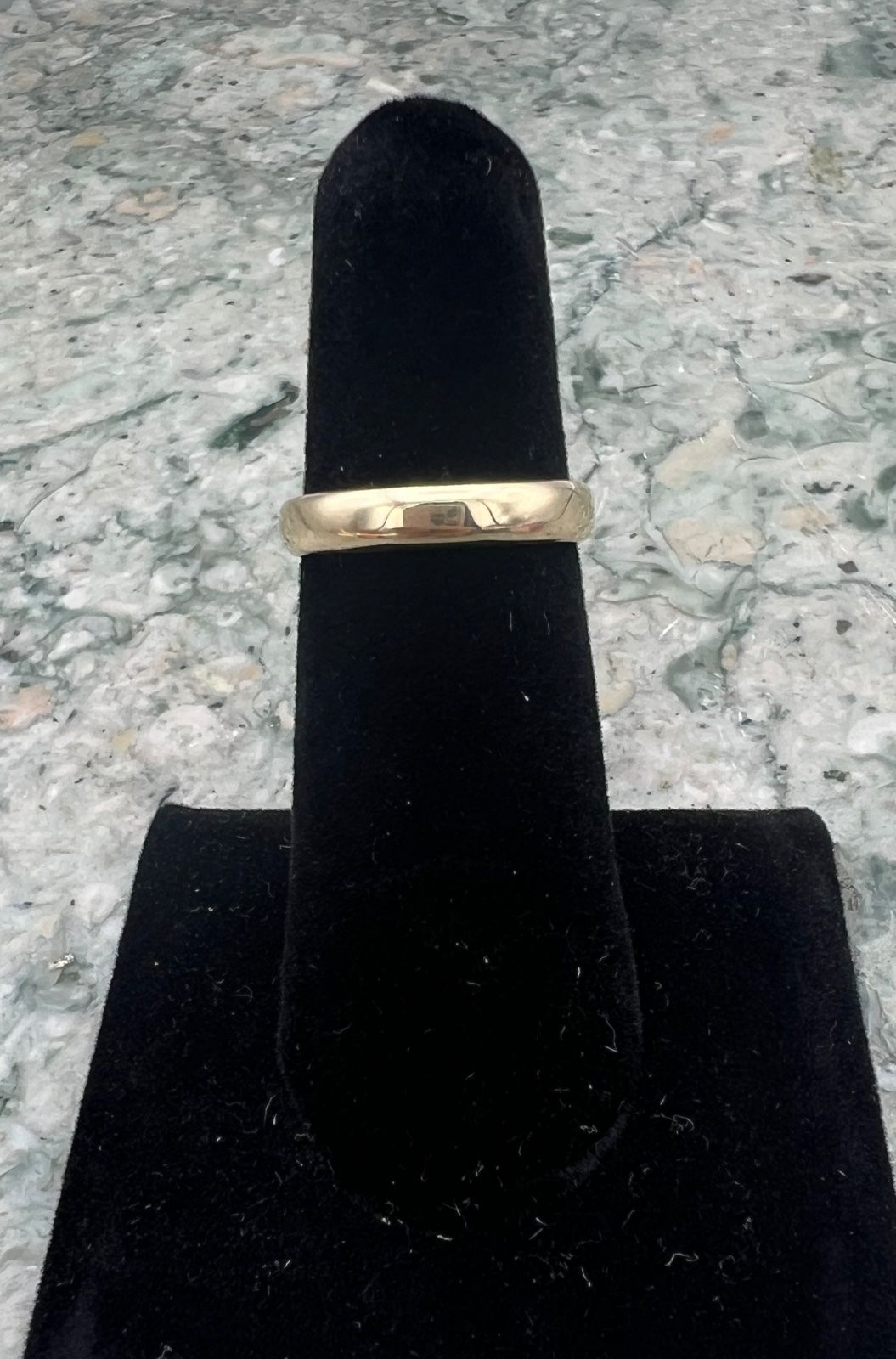 14K Gold Wedding Band Ring Classic Polished Dome Style. Sz. 5.5 2