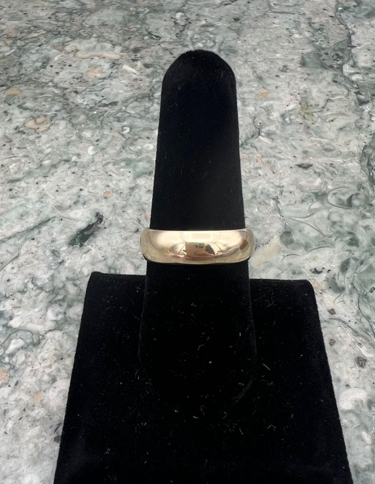 14K Gold Comfort Fit Wedding Band Ring. Sz. 9.5 2