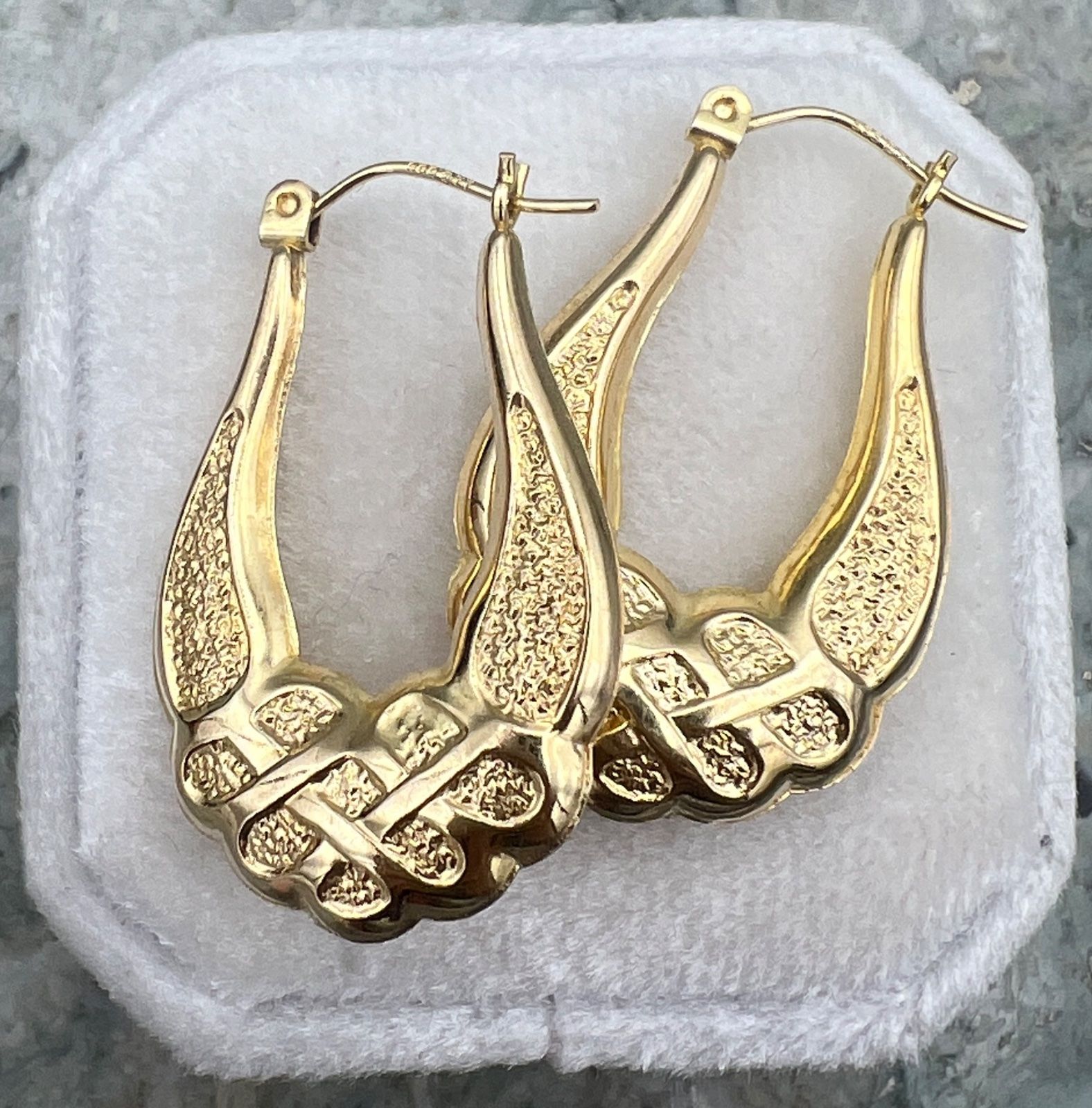14K Gold Textured Scalloped Hoop Earrings with Crossover Design