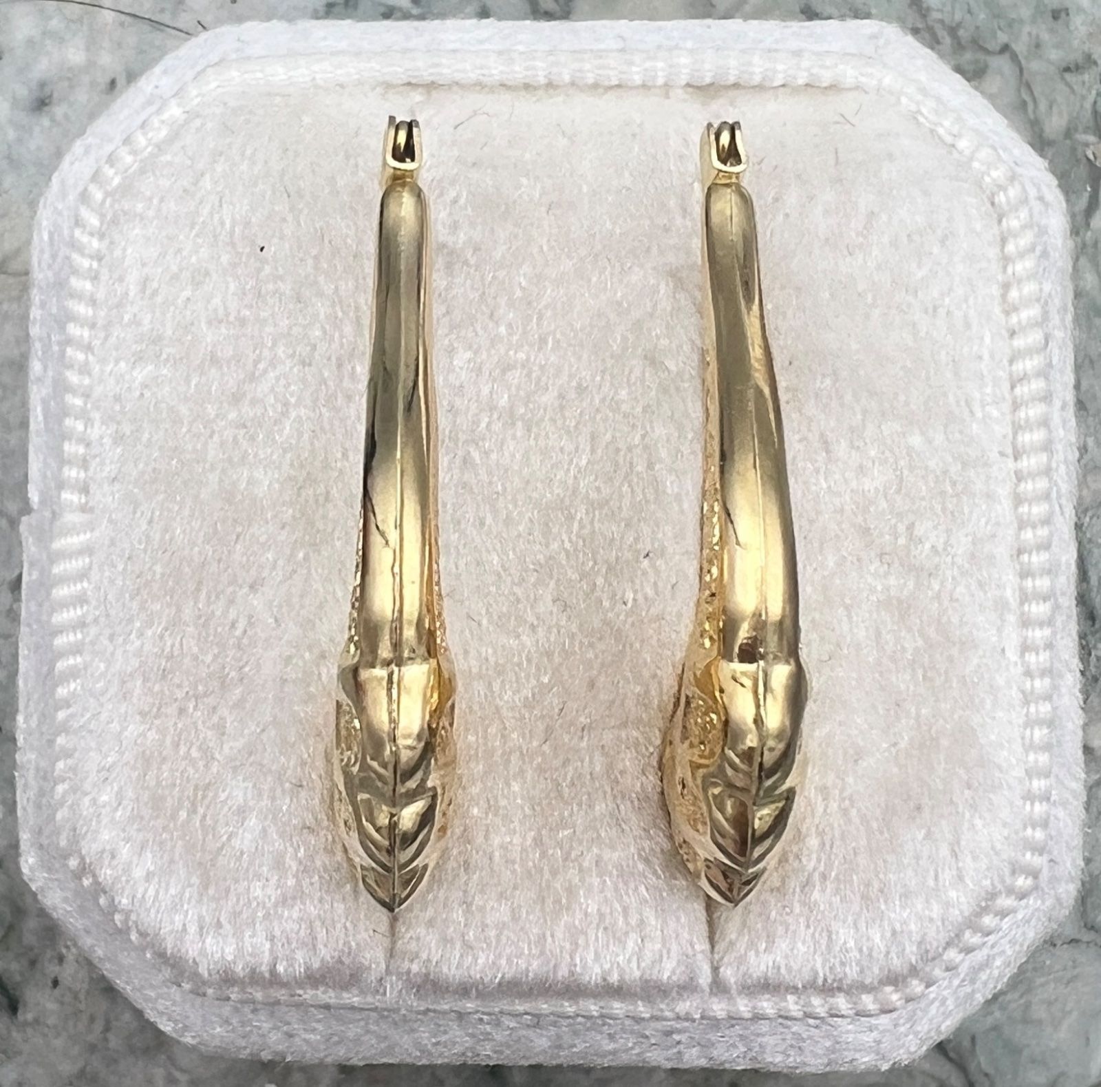 14K Gold Textured Scalloped Hoop Earrings with Crossover Design 2