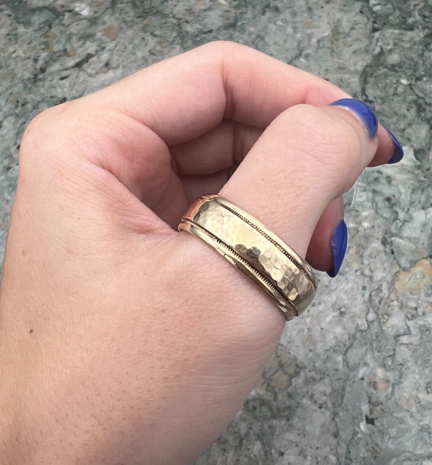 14K Gold Hammered Wedding Band with Milgrain Edge Detail. Sz 13.25 3