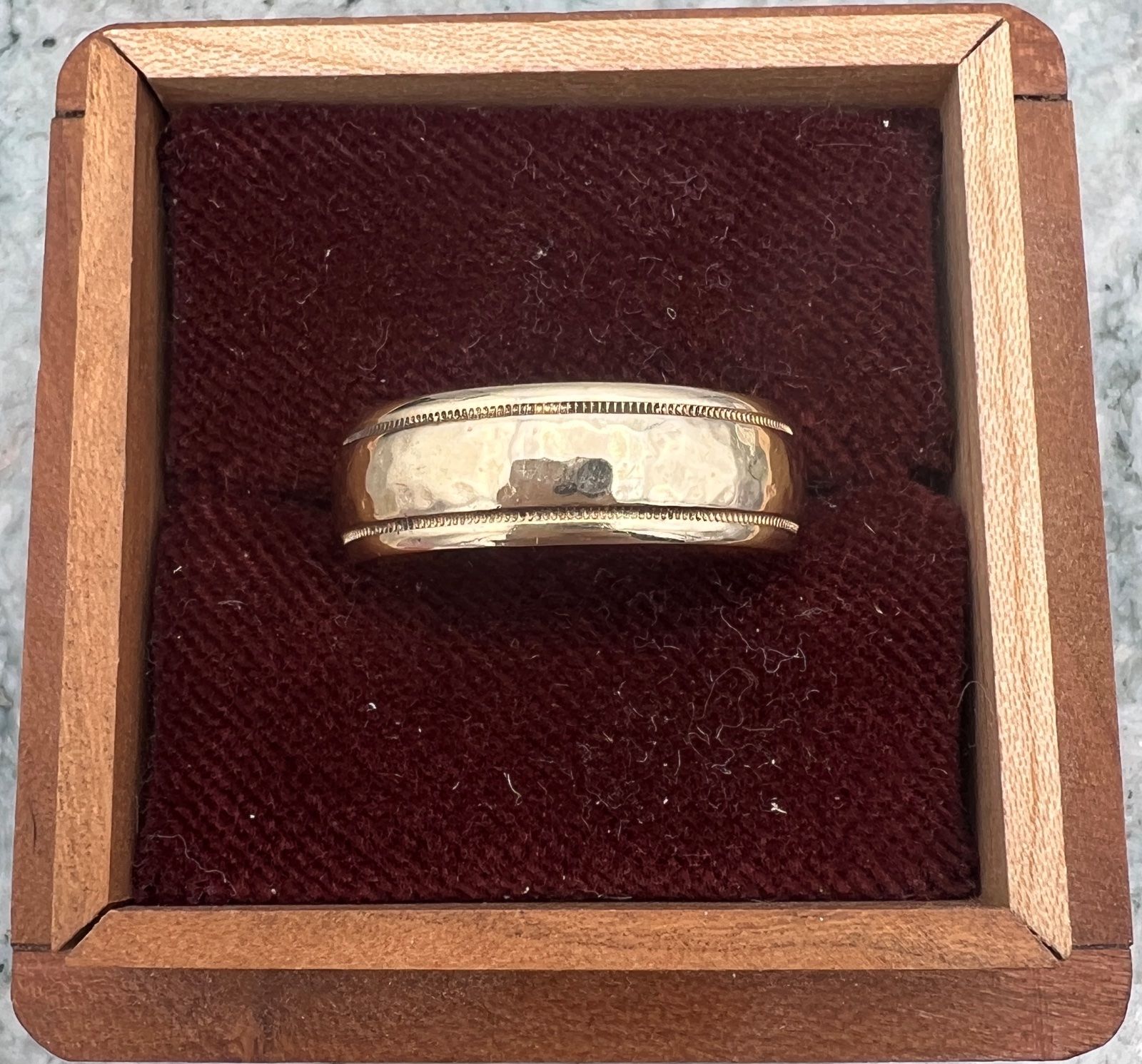 14K Gold Hammered Wedding Band with Milgrain Edge Detail. Sz 13.25