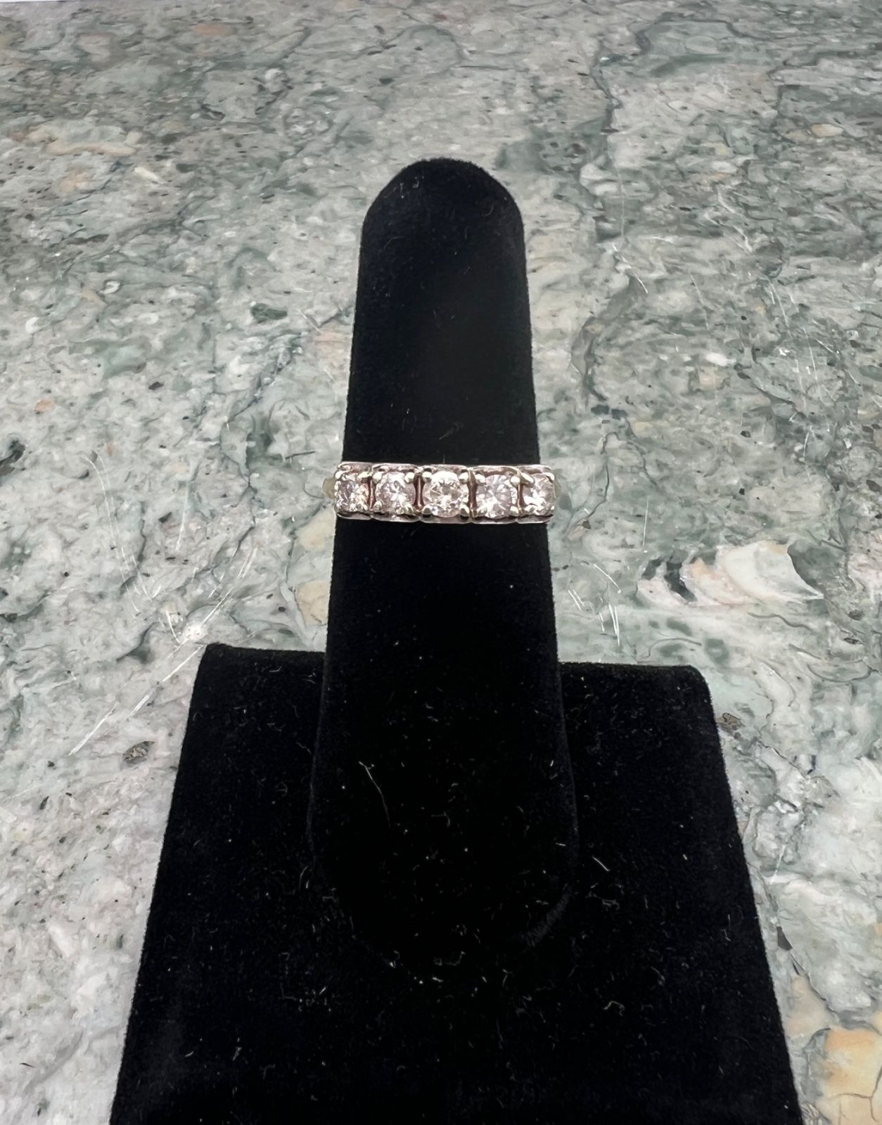 14K Gold Five-Stone Diamond Band Ring Vintage Prong Setting. Sz. 7 2