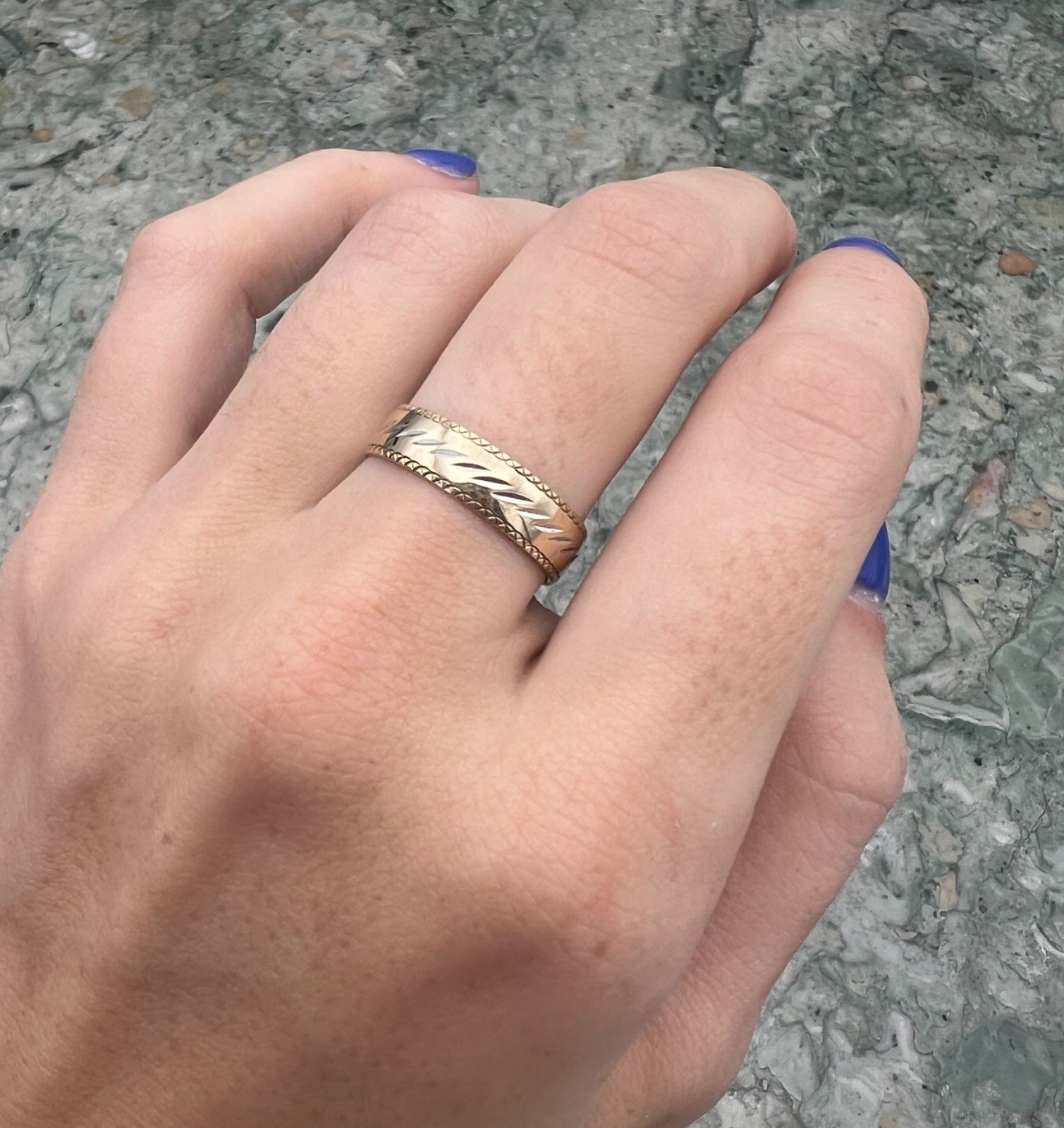 10K Gold Wedding Band with Diamond-Cut Pattern and Milgrain Edge. Sz. 6.75 3