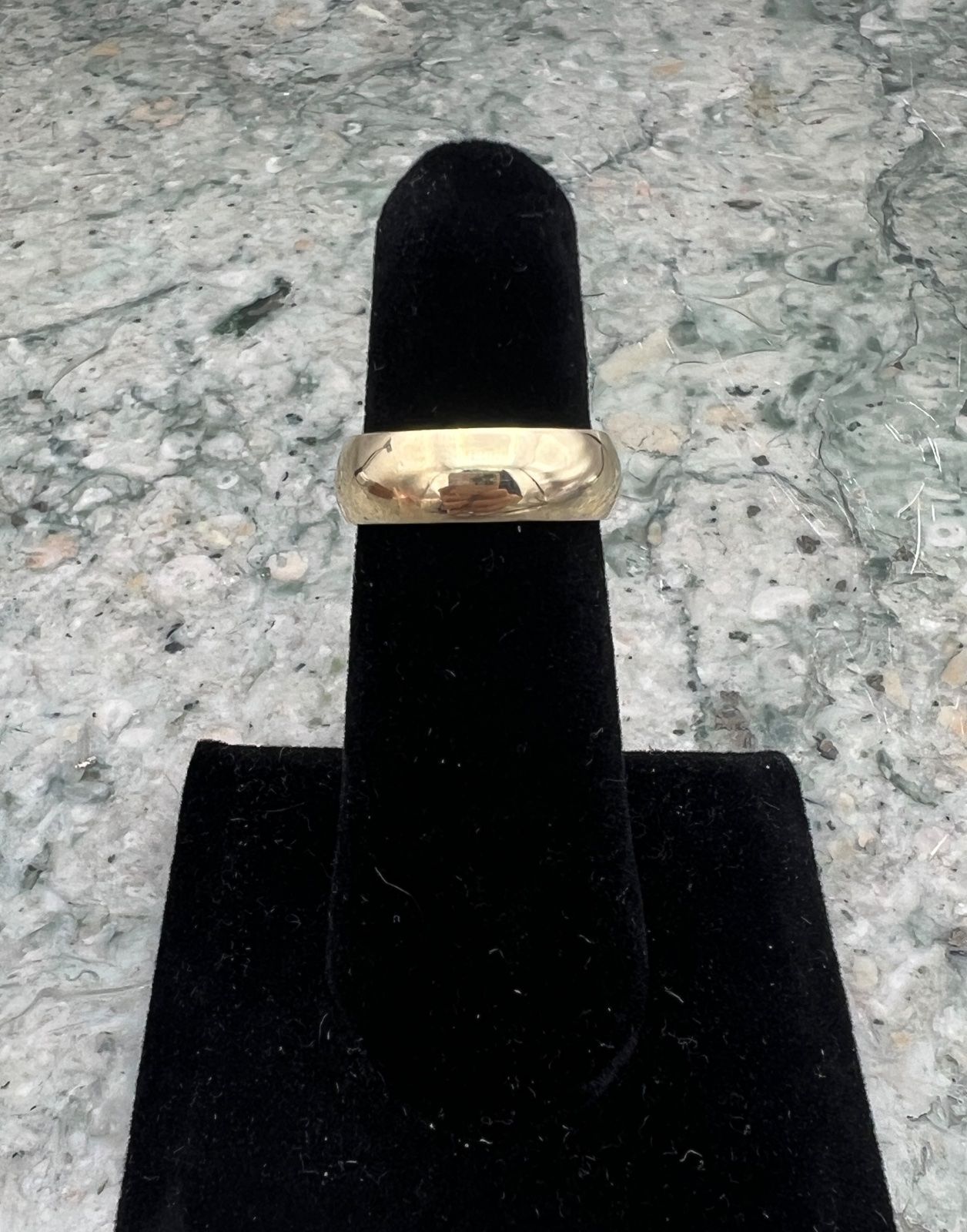 14K Gold Wedding Band Ring Classic Polished Dome Style. Sz 6 2