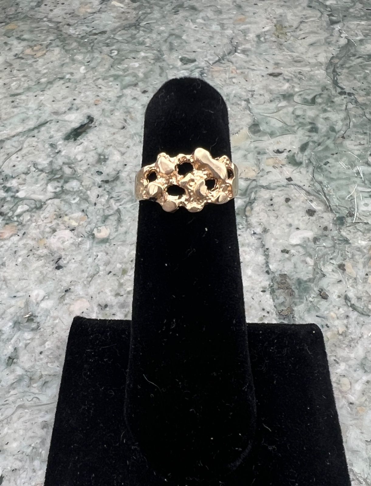 14K Yellow Gold Nugget Style Ring Vintage. Sz. 4.5 2