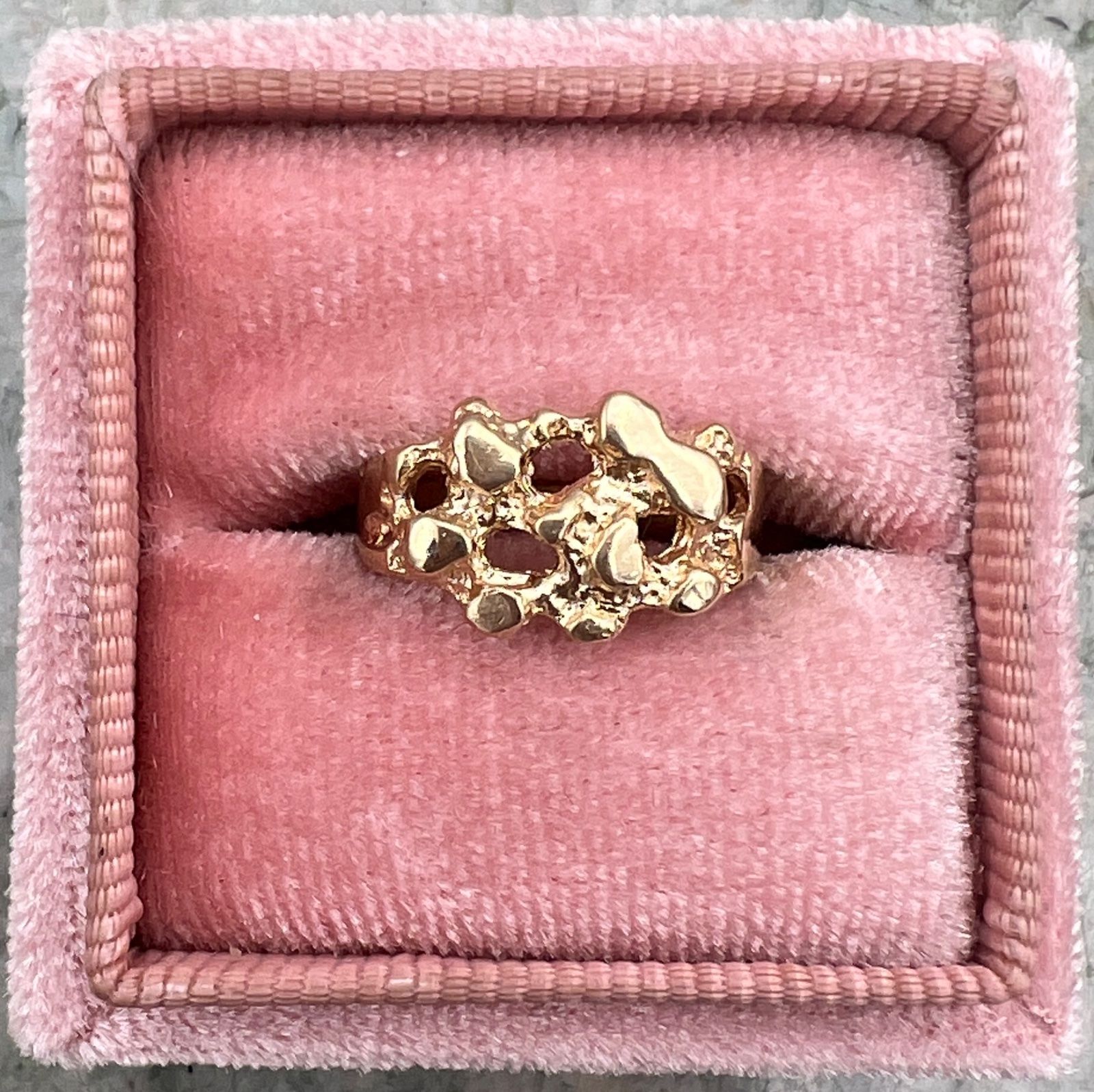 14K Yellow Gold Nugget Style Ring Vintage. Sz. 4.5