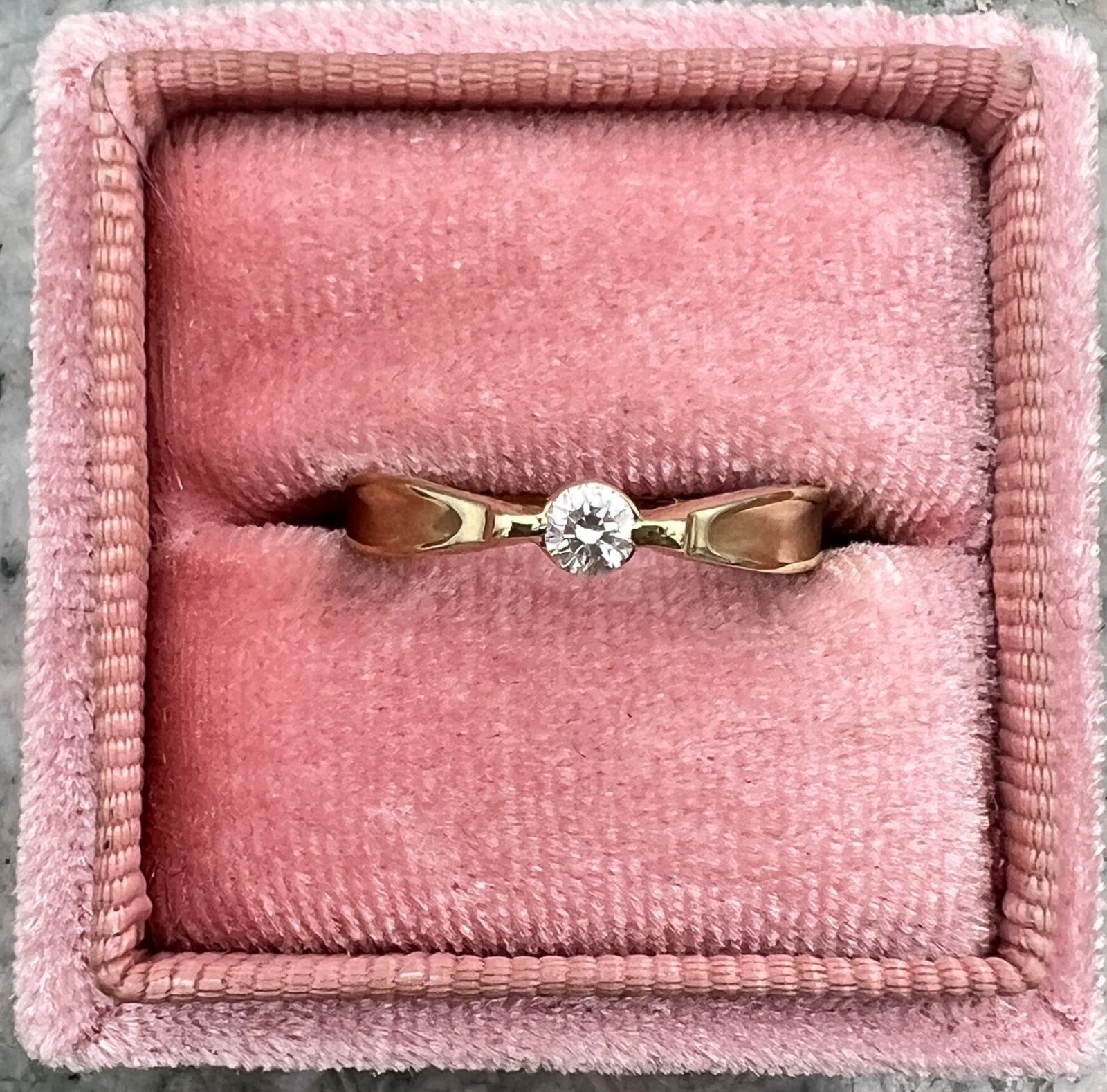 14K Gold Diamond Solitaire Ring with Tension-Style Setting. Sz. 7.25