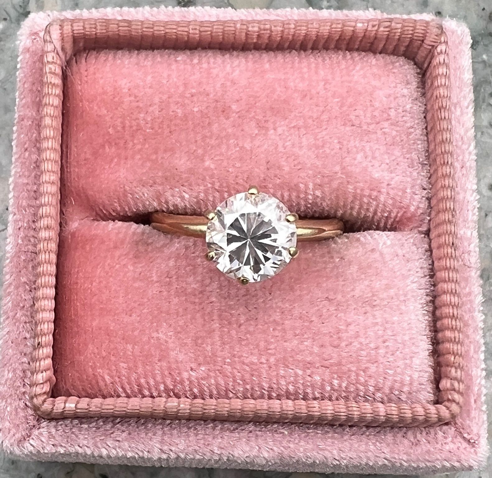 14K Yellow Gold Solitaire Ring with Glass Stone Round Cut. Sz. 5.5