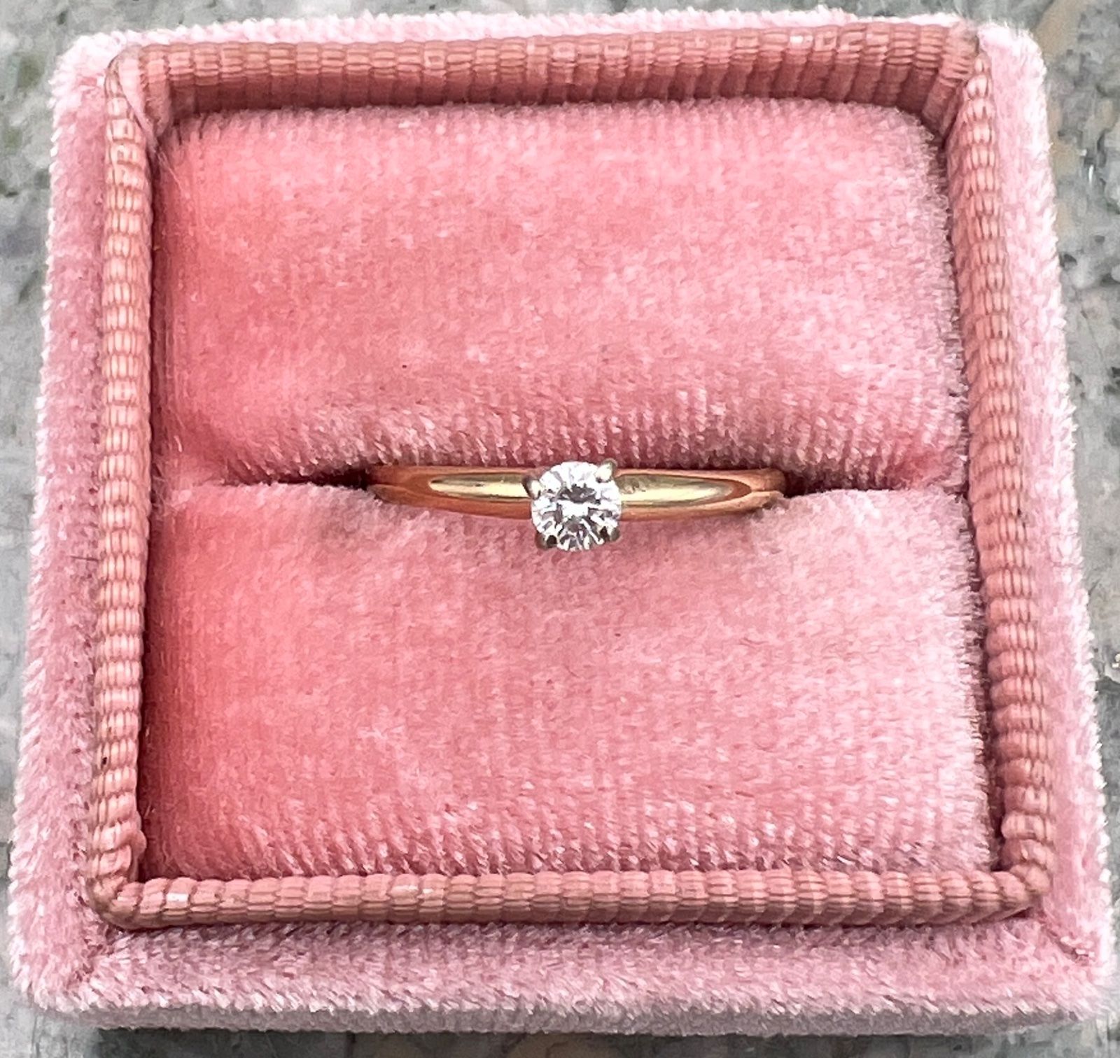 14K Gold Diamond Solitaire Engagement Ring Round Brilliant Cut. Sz. 5.75