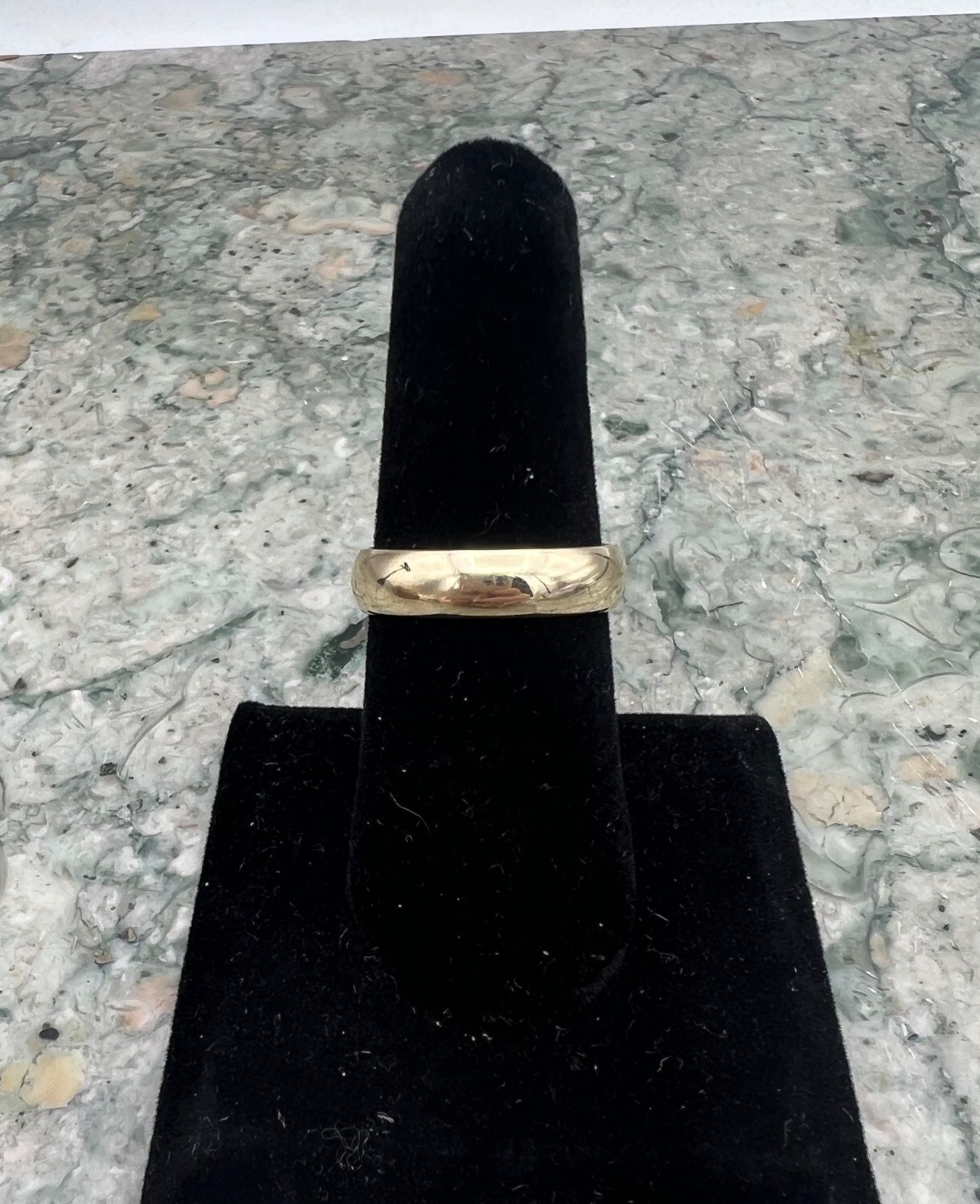 14K Gold Wedding Band Classic Dome Profile. Sz. 8.5 2
