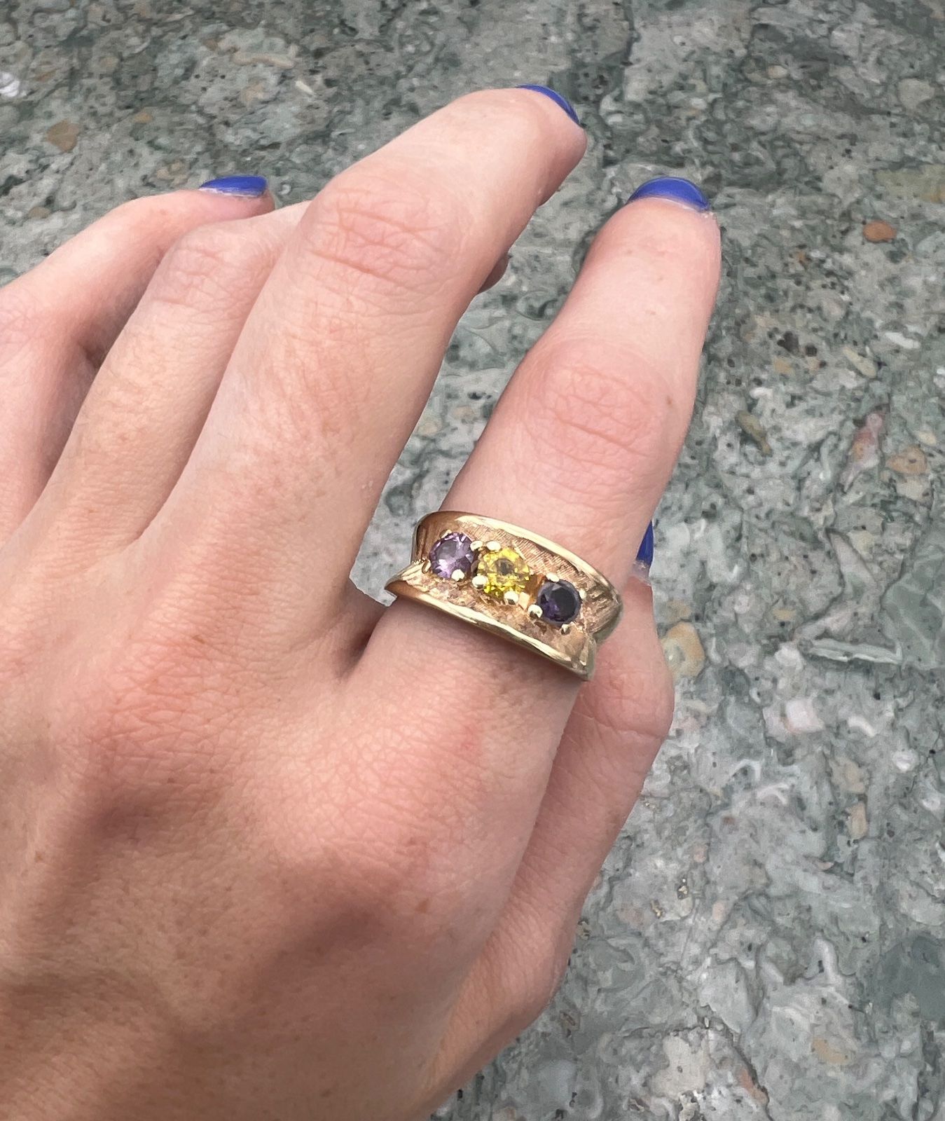 14K Gold Three-Stone Ring with Yellow and Purple Gemstones. Sz. 6.25 3