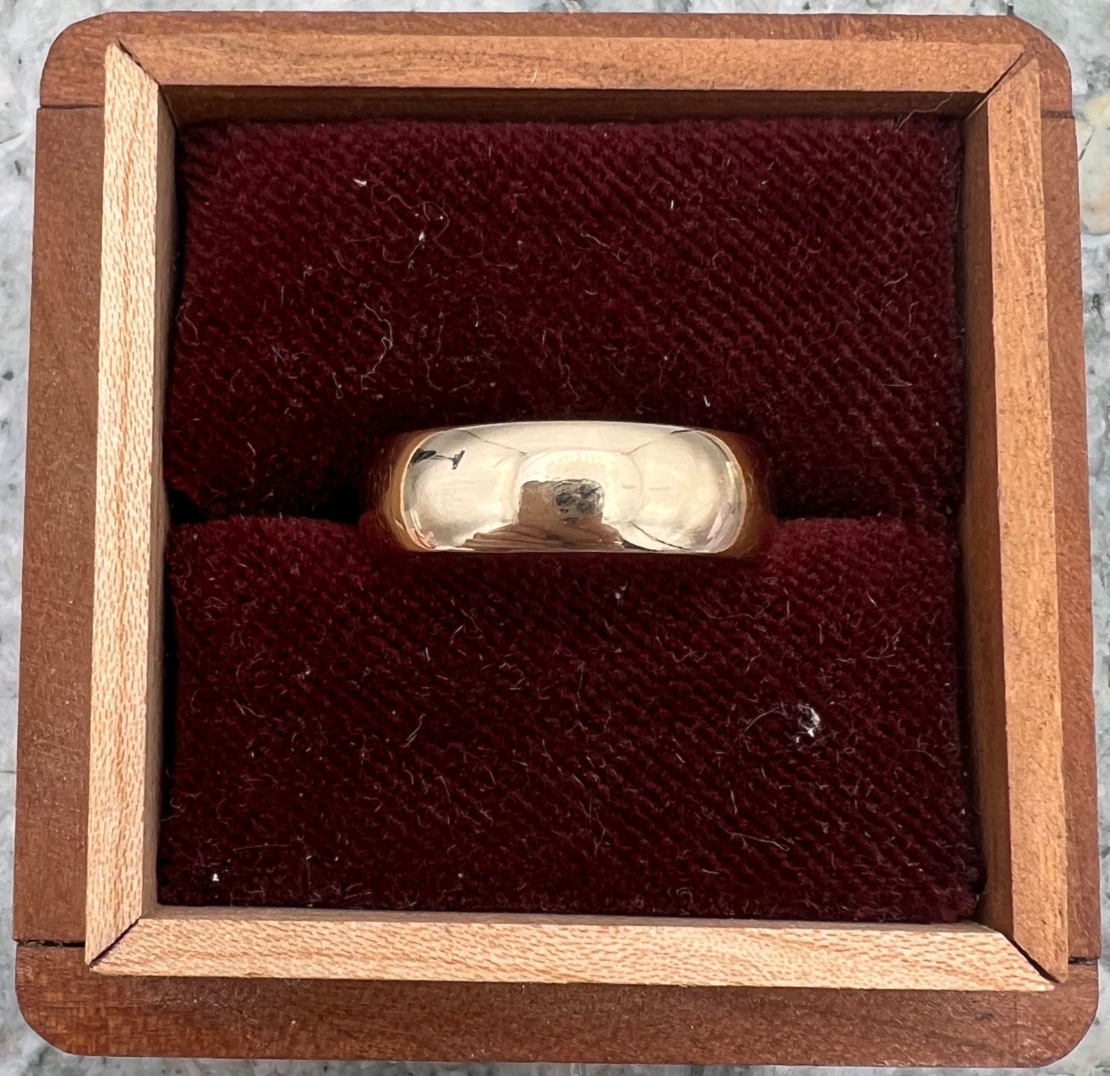 14K Gold Wedding Band Ring Classic Dome Profile. Sz. 11.25