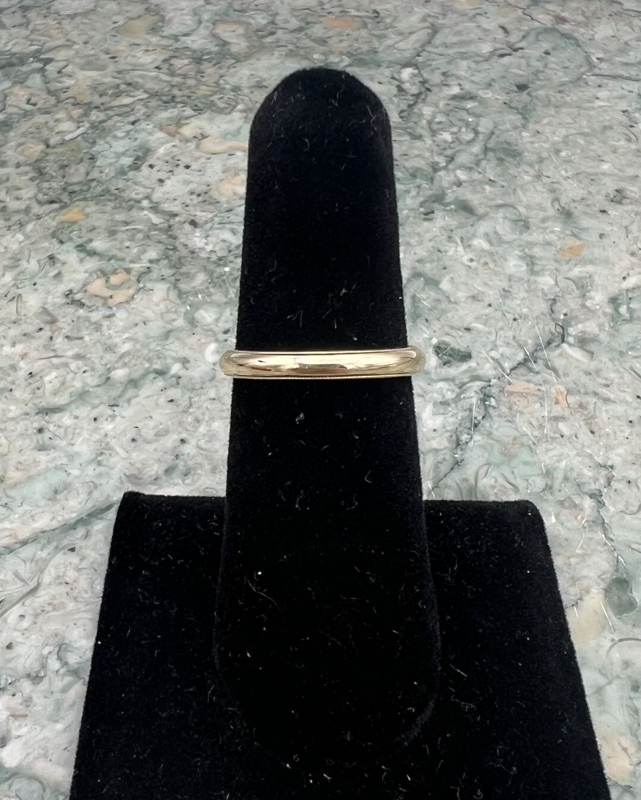 14K Gold Wedding Band with Milgrain Edge Detail. Sz. 7 2
