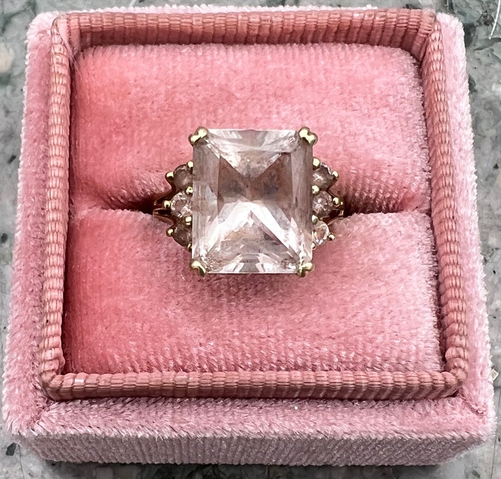 14K Gold Emerald-Cut Clear Gemstone Cocktail Ring with Accents. Sz 6.5