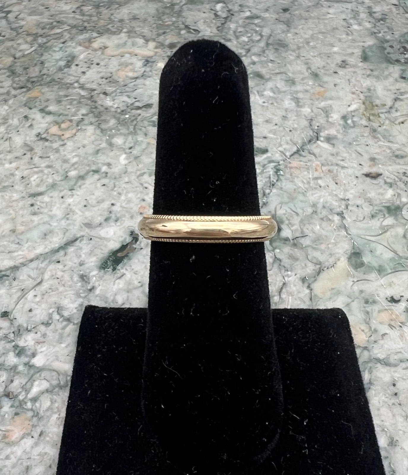 14K Gold Milgrain Wedding Band Ring. Sz. 7.5 2