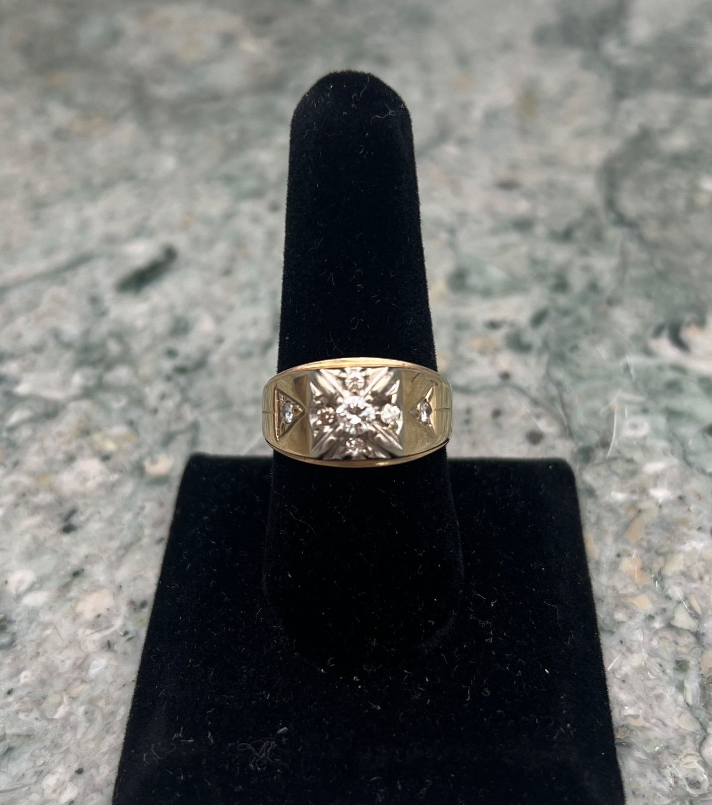 14K Yellow Gold Men's Diamond Cluster Ring with Starburst Setting. Sz. 9.75 2