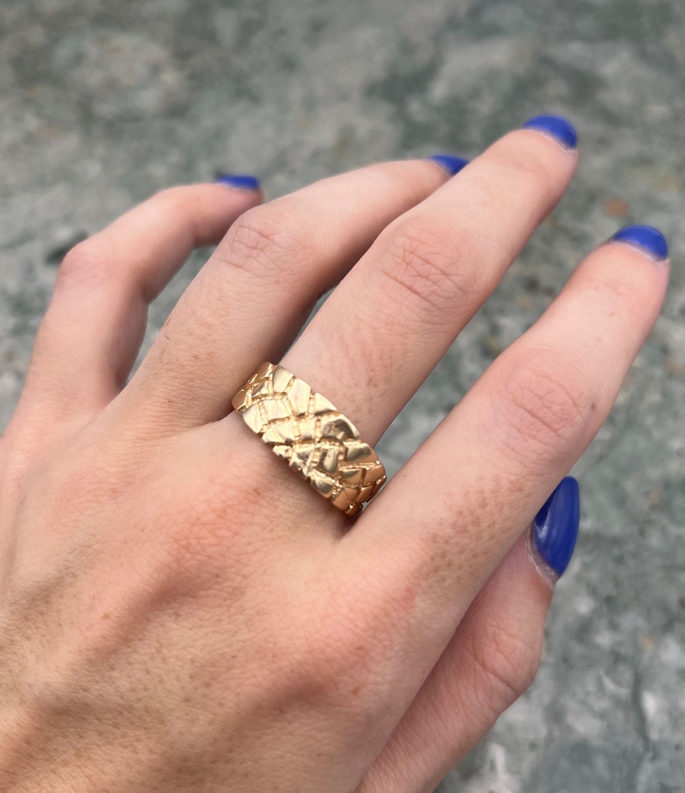 14K Gold Nugget Style Band Ring. Sz. 9.75 3