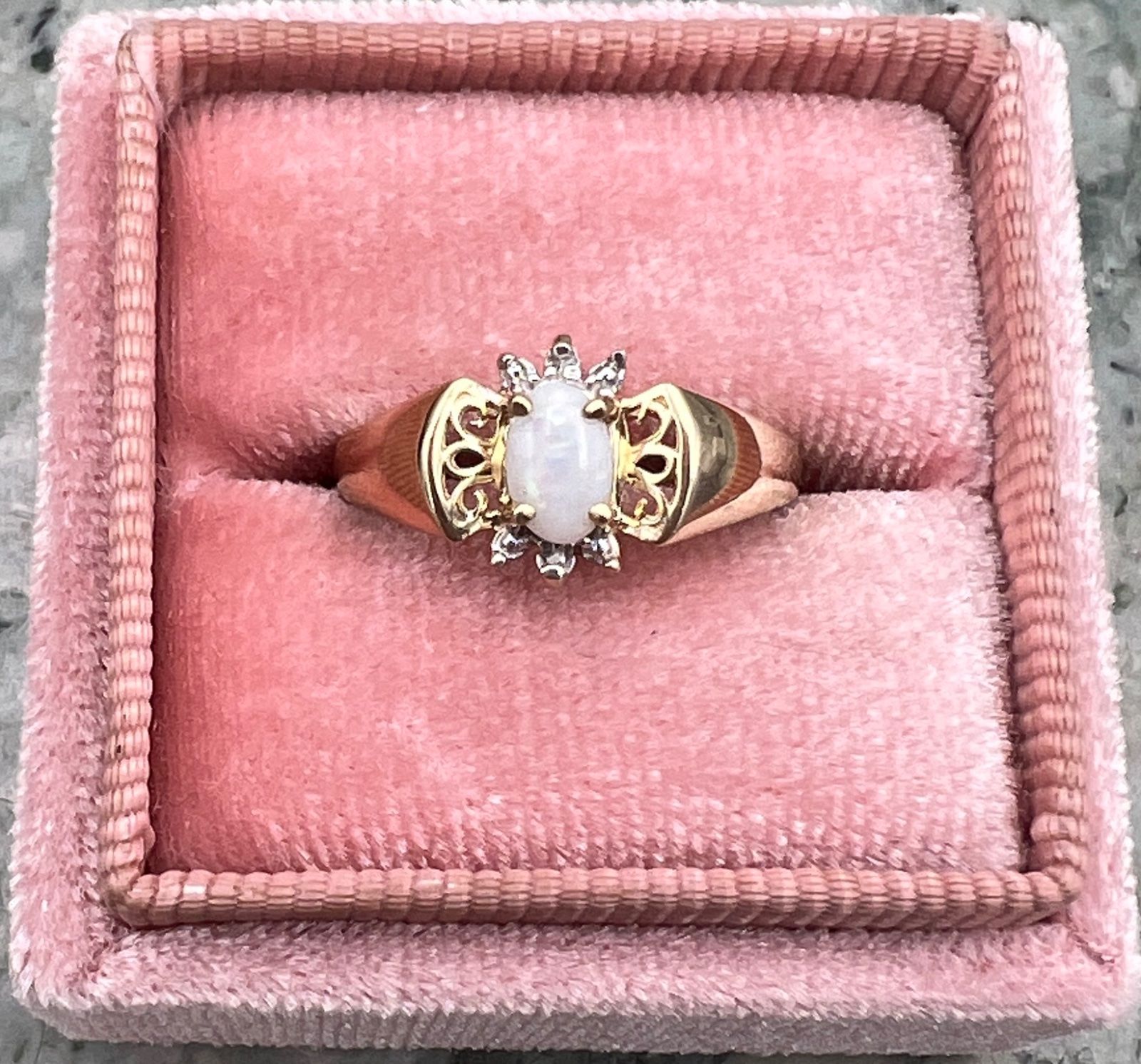 10K Gold Opal & Diamond Halo Ring with Filigree Shoulders. Sz. 5.75