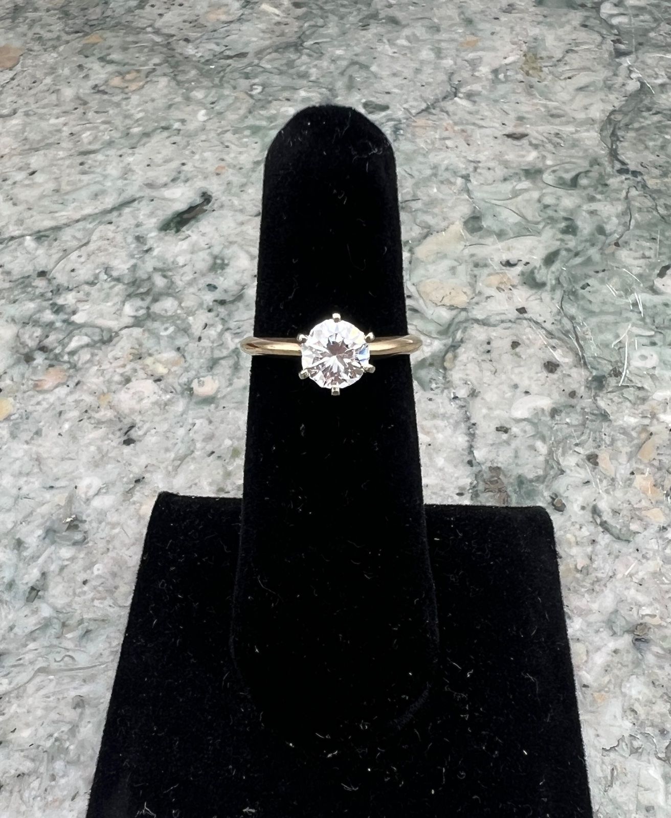 10K Gold Solitaire Ring with Round Glass Stone Six-Prong Setting. Sz. 6 2
