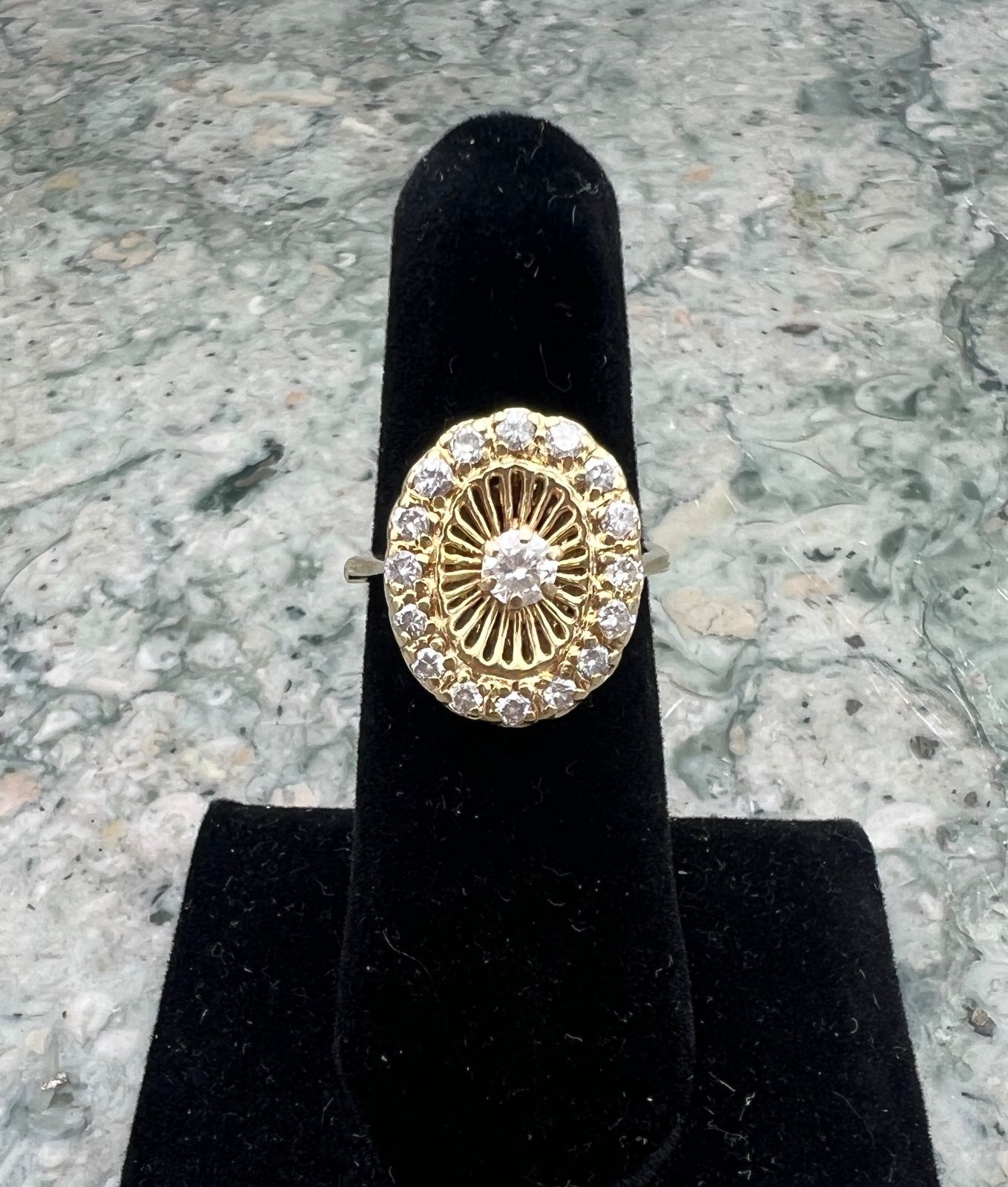 14K Gold Oval Diamond Cluster Cocktail Ring Vintage Mid-Century. Sz. 6.5 2