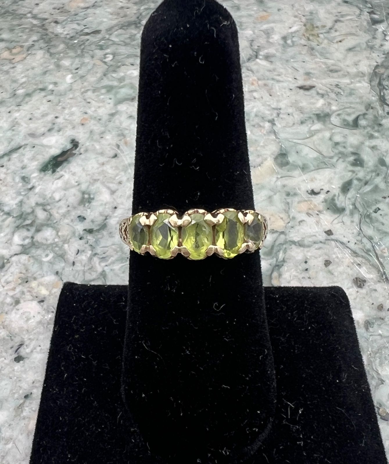 10K Gold Five-Stone Peridot Ring Victorian Style Band. Sz. 8 2